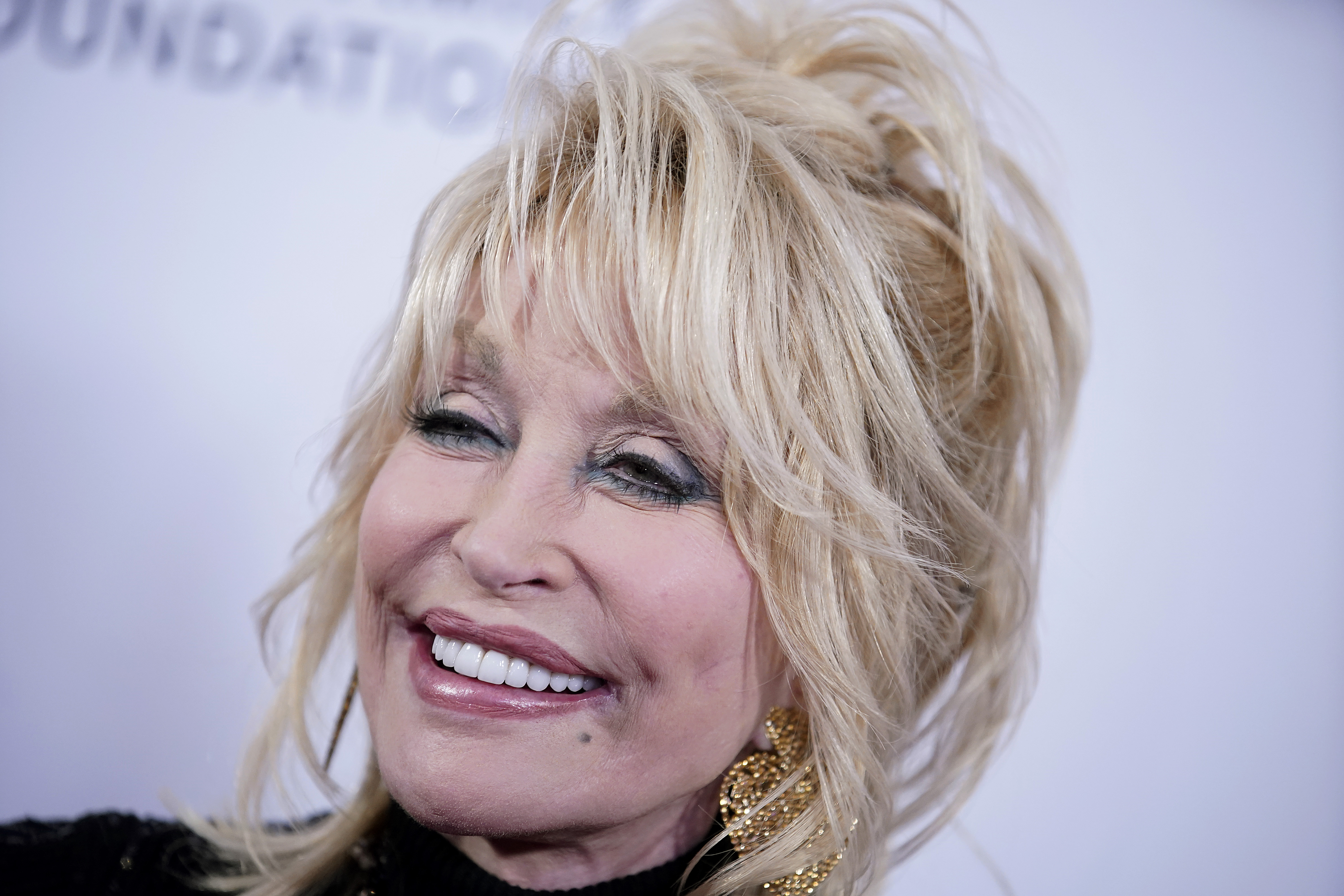 How Many Facelifts Has Dolly Parton Had